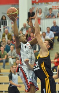 Brendan Crawford (Baskets Vilsbiburg) gegen TSV Breitengüßbach (Bild: Soller/Vilsbiburger Zeitung)